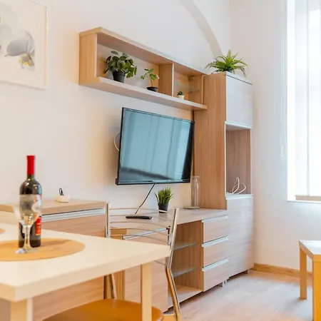 Old Town N1 - By Rentujemy *