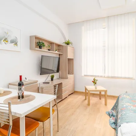 Old Town N1 - By Rentujemy *